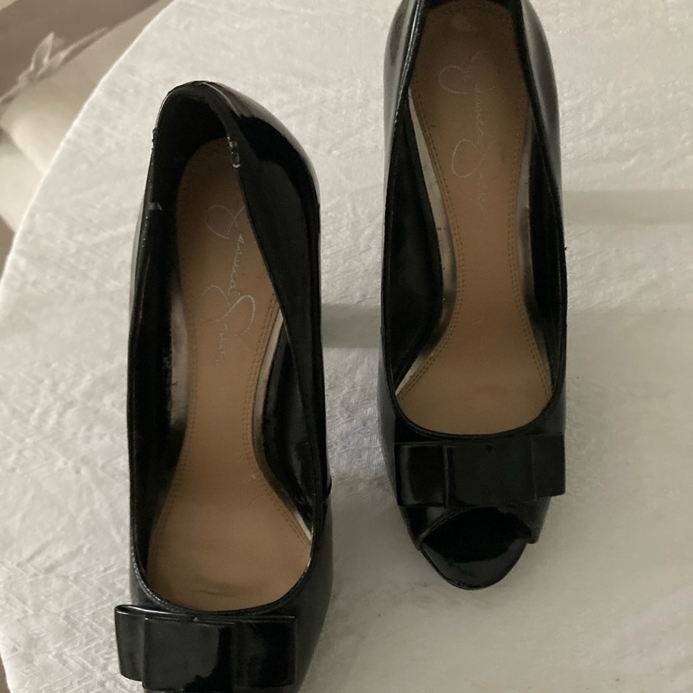 Elegant Black Peep-Toe Heels Jessi a Simpson